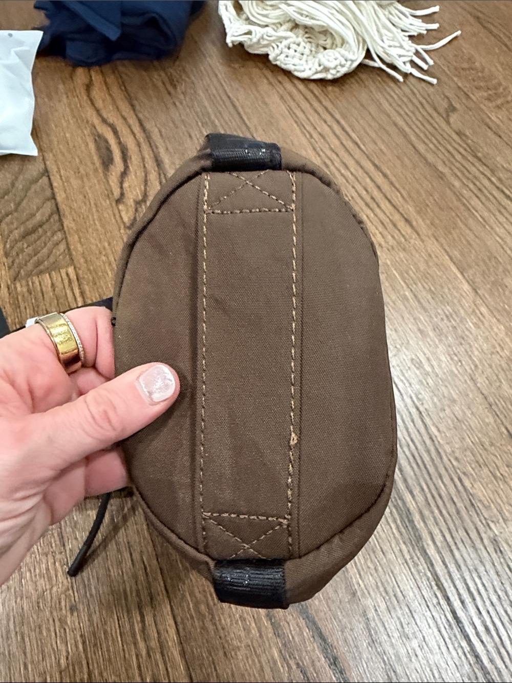 ALO Yoga Brown Crossbody Bag - Picture 4 of 6